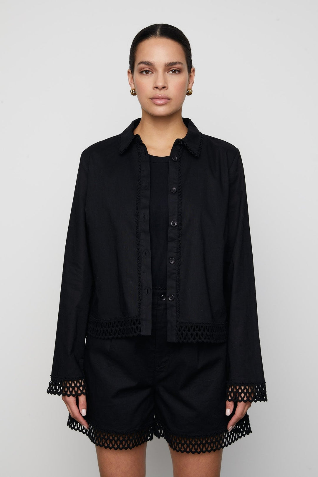 Agathia Shirt Black | Skjorter og bluser | Smuk - Dameklær på nett
