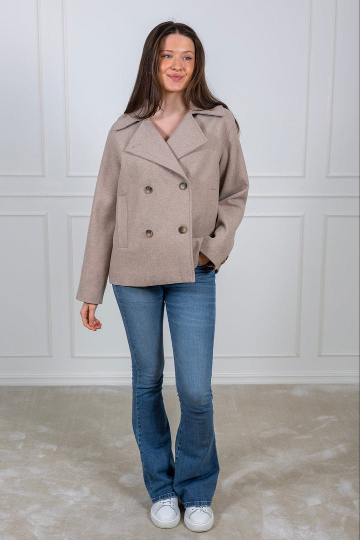 Alma Short Wool Jacket Sandshell Melange | Yttertøy | Smuk - Dameklær på nett