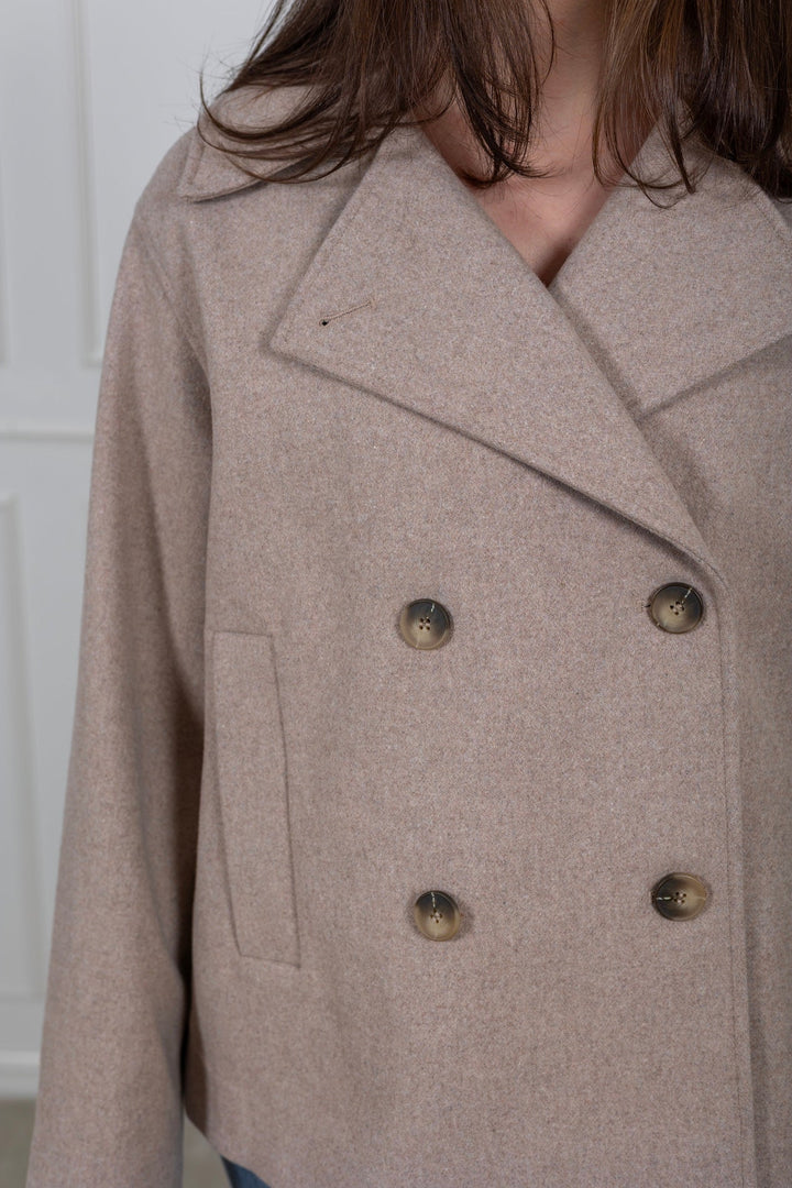 Alma Short Wool Jacket Sandshell Melange | Yttertøy | Smuk - Dameklær på nett