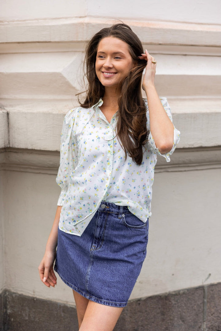 Amy Shirt Wildflowers | Skjorter og bluser | Smuk - Dameklær på nett