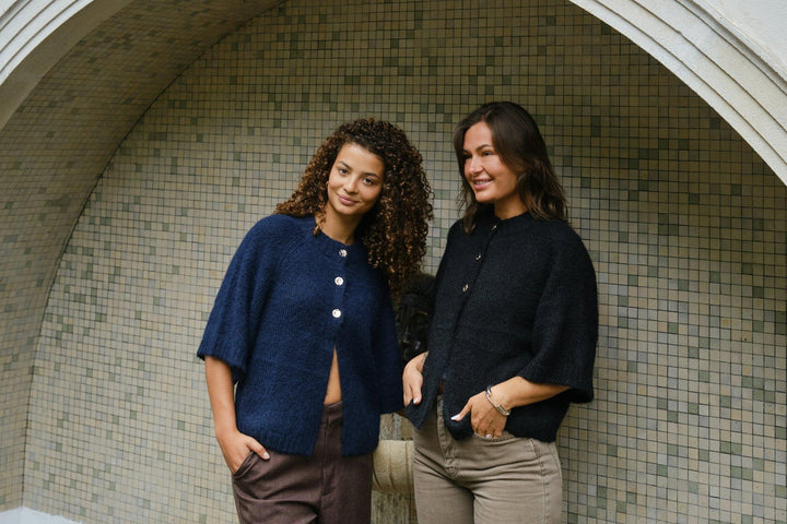 Benuta Fluffy Knit Cardigan Navy | Genser | Smuk - Dameklær på nett