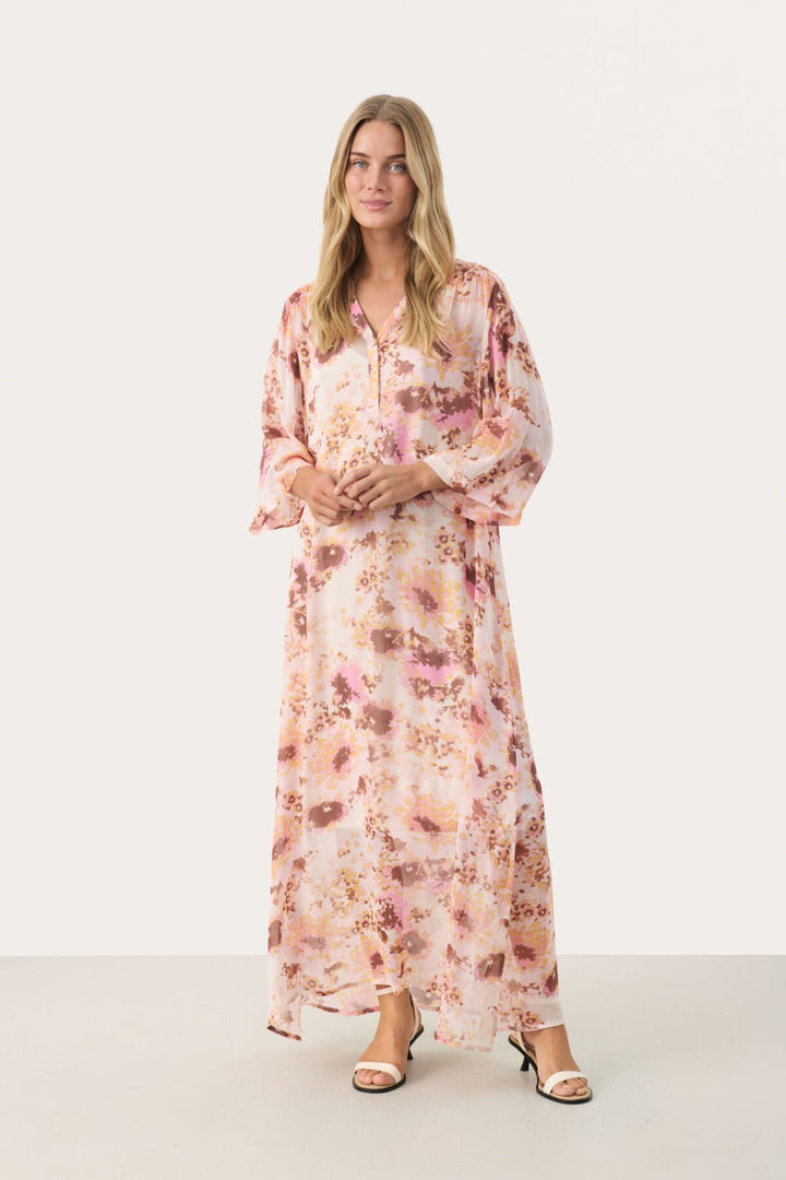 Beritpw Dress Pink Nectar Scattered Flower | Kjoler | Smuk - Dameklær på nett