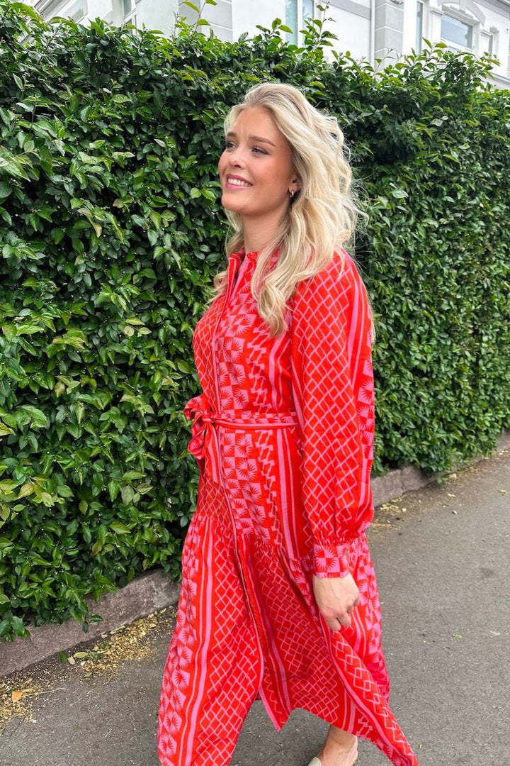 Chadia Dress Geranium | Kjoler | Smuk - Dameklær på nett