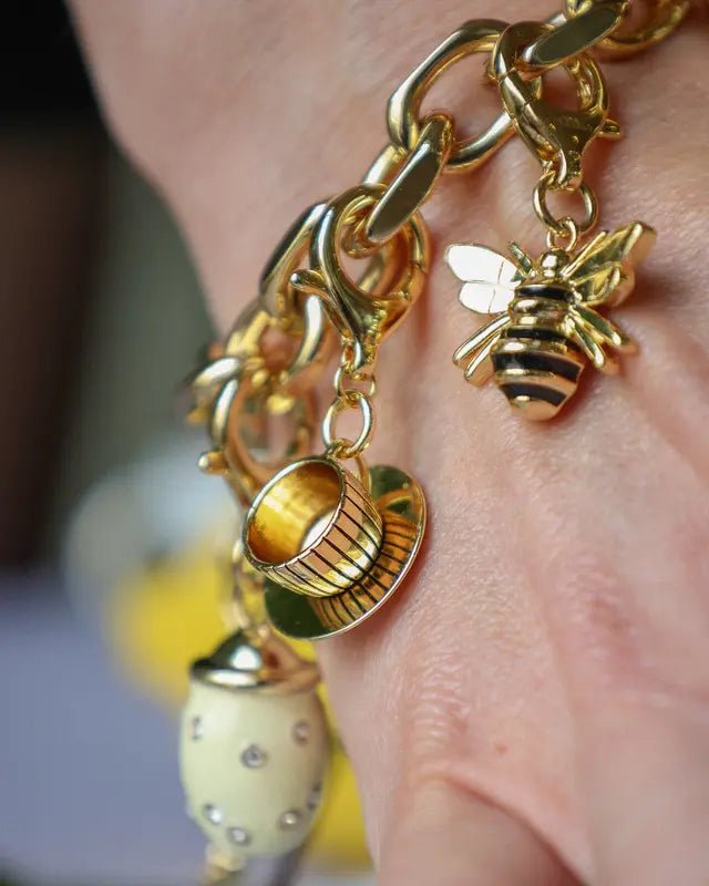 Coffee Cup Charm | Accessories | Smuk - Dameklær på nett