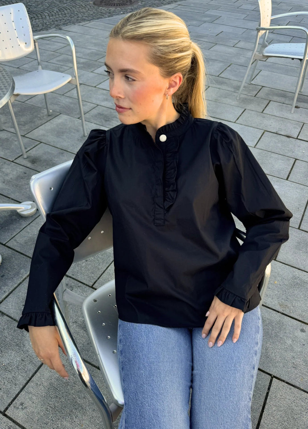 Ella Blouse Ebony Poplin | Skjorter og bluser | Smuk - Dameklær på nett