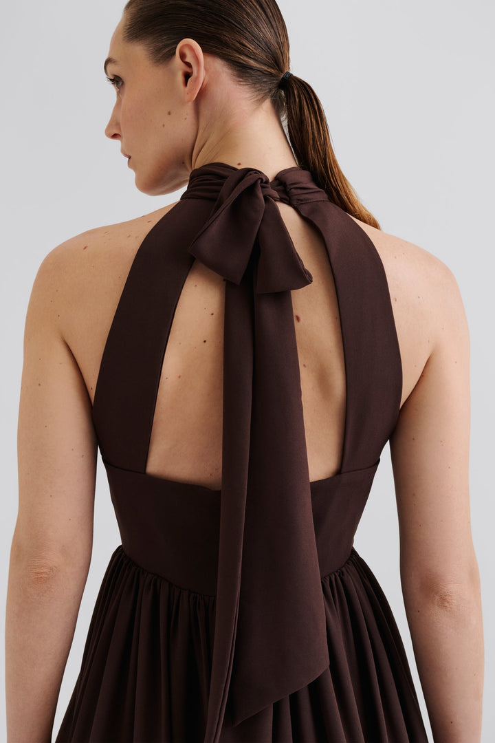 Fern Halterneck Ruffled Mini Dress Chocolate | Kjoler | Smuk - Dameklær på nett