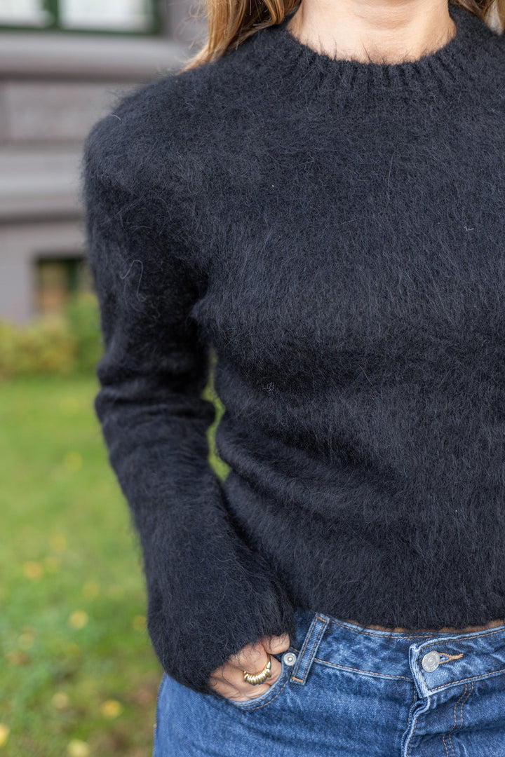 Hairy Knit Fitted Sweater Black | Genser | Smuk - Dameklær på nett