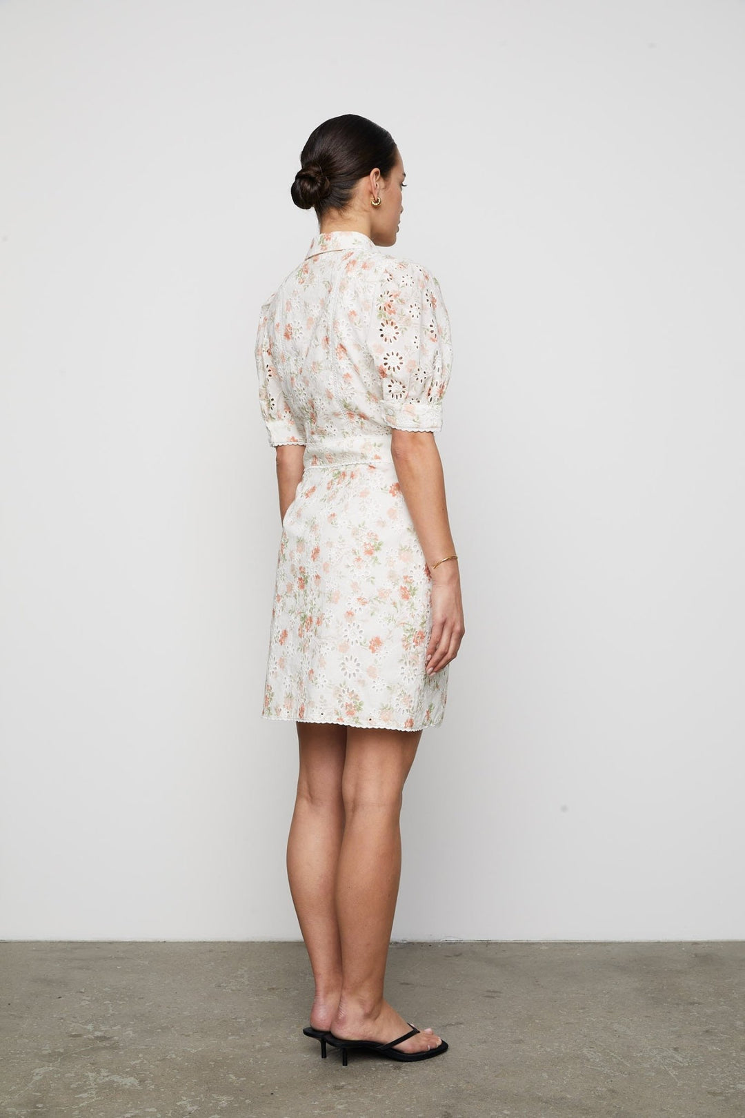 Juno Dress White Rose Print | Kjoler | Smuk - Dameklær på nett