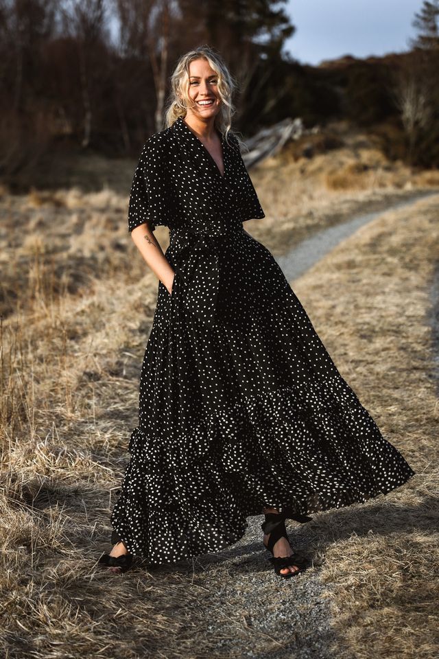 Confettibird - Long Frill Dress Black Dot - Smuk