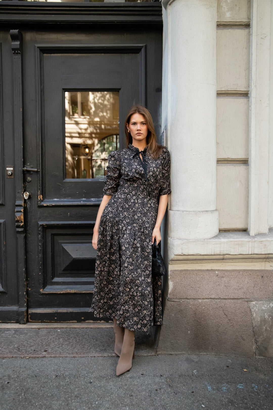 Madison Dress Beige Botanic | Kjoler | Smuk - Dameklær på nett