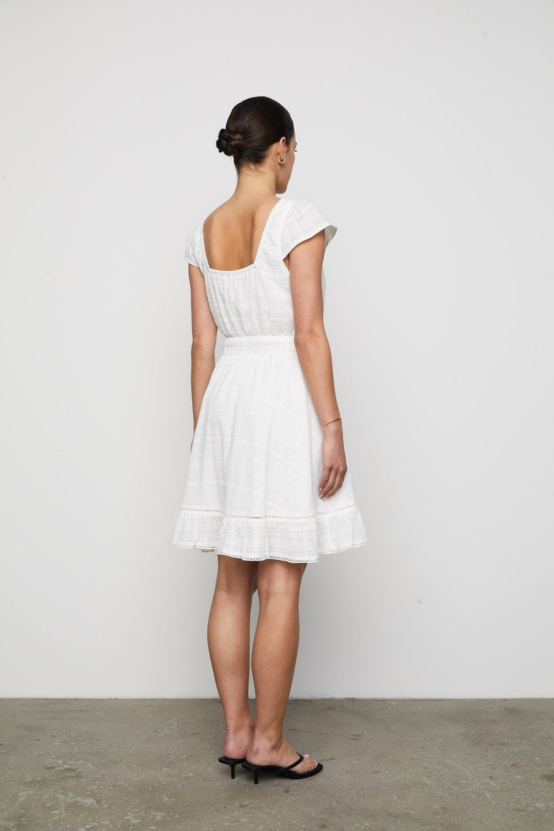 Melia Dress White | Kjoler | Smuk - Dameklær på nett