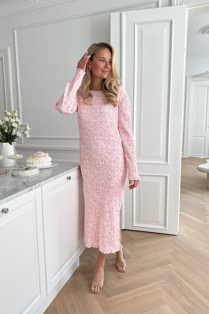 Oda Dress Light Pink Floral | Kjoler | Smuk - Dameklær på nett