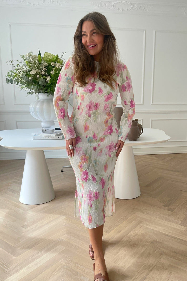 Oda Dress Pink Flower Blush Print | Kjoler | Smuk - Dameklær på nett