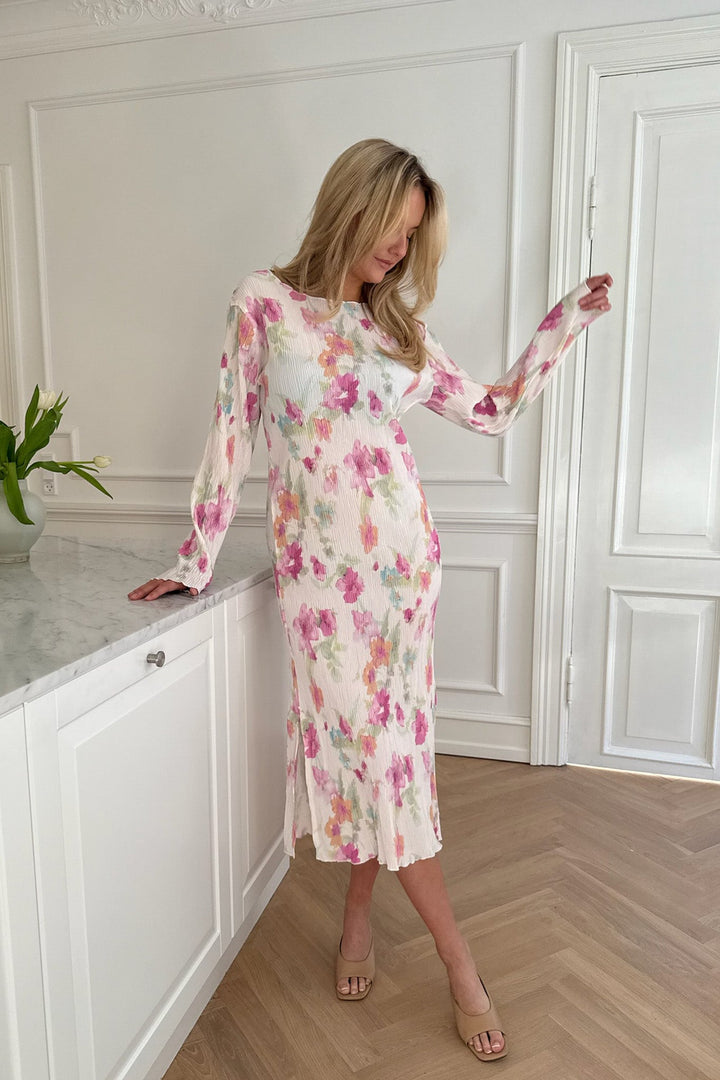 Oda Dress Pink Flower Blush Print | Kjoler | Smuk - Dameklær på nett