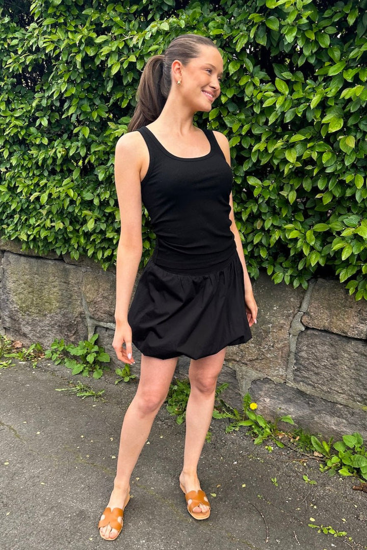 Orbita Balloon Skirt Black | Skjørt | Smuk - Dameklær på nett