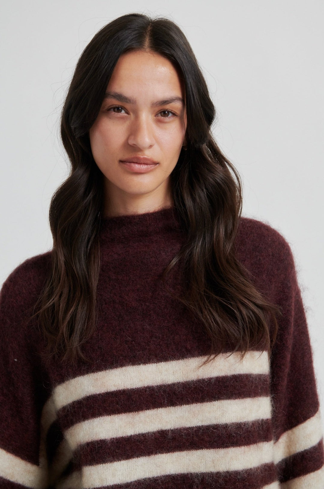 Ovalana Knit T - Neck Sassafras/Sand | Genser | Smuk - Dameklær på nett