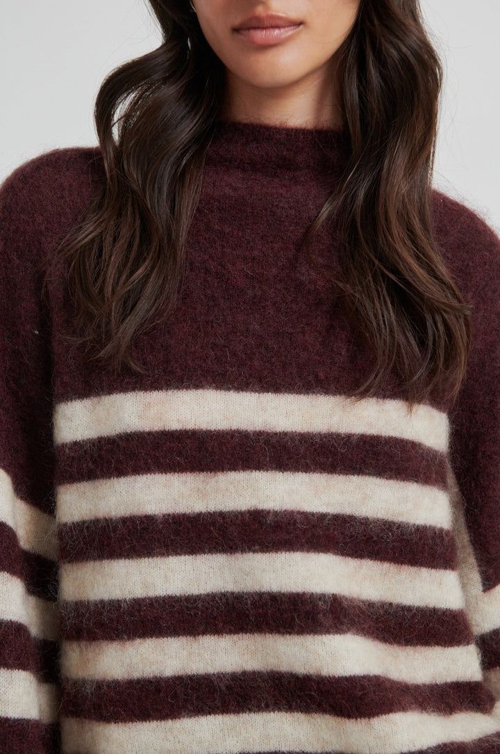 Ovalana Knit T - Neck Sassafras/Sand | Genser | Smuk - Dameklær på nett