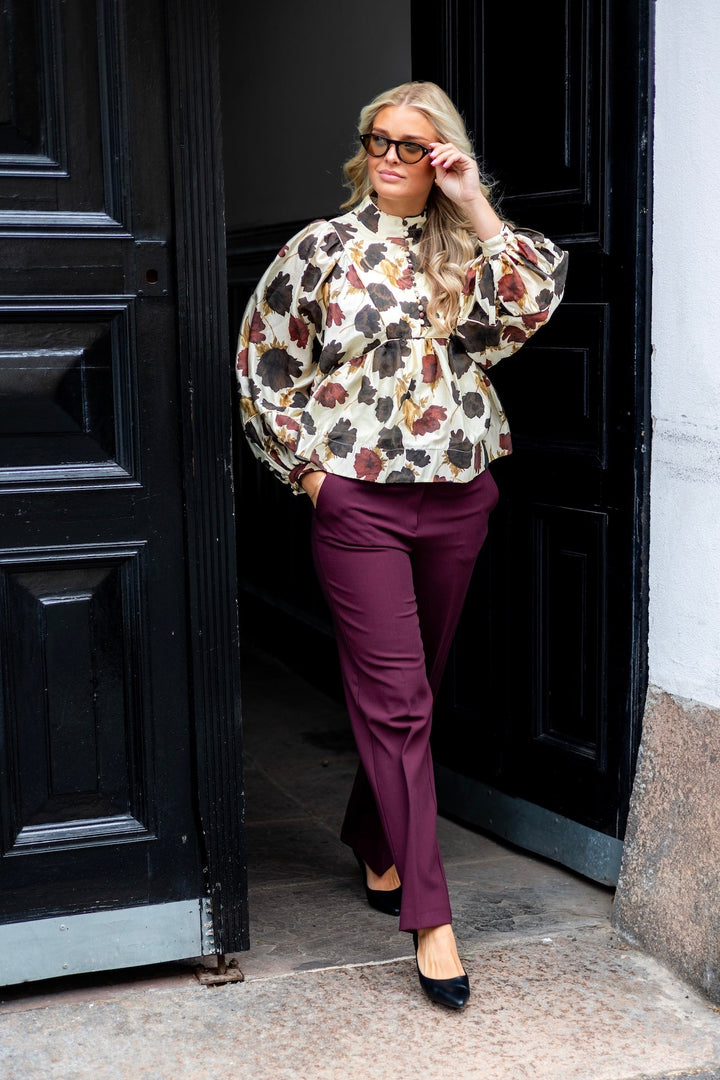 Pernilla High Neck Balloon Sleeve Blouse Wine Peony | Skjorter og bluser | Smuk - Dameklær på nett