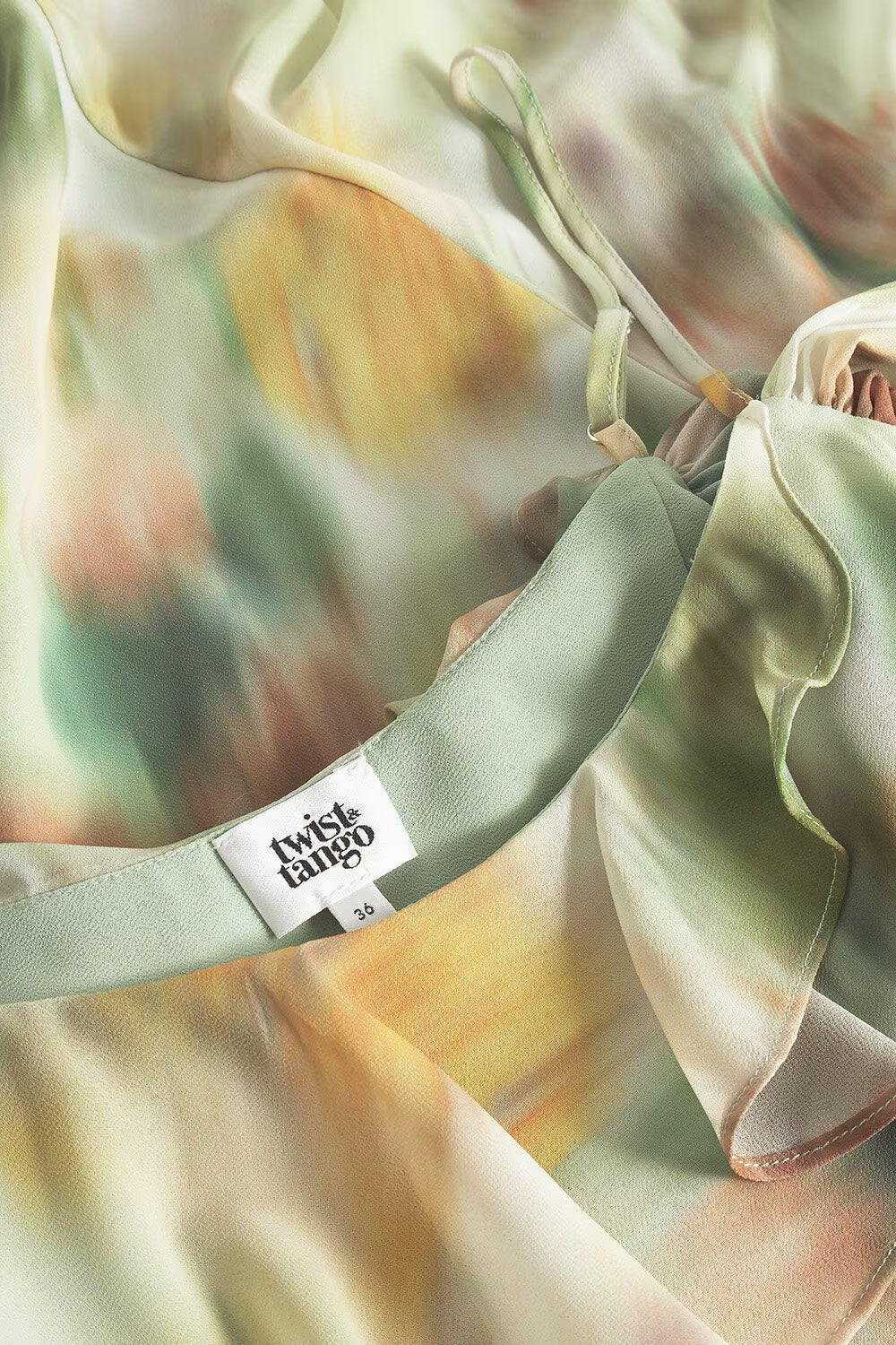 Primula Dress Spring Green Print | Kjoler | Smuk - Dameklær på nett