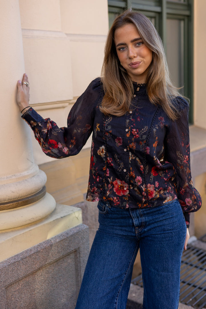 Romantica Ls Shirt Black Romantica | Skjorter og bluser | Smuk - Dameklær på nett