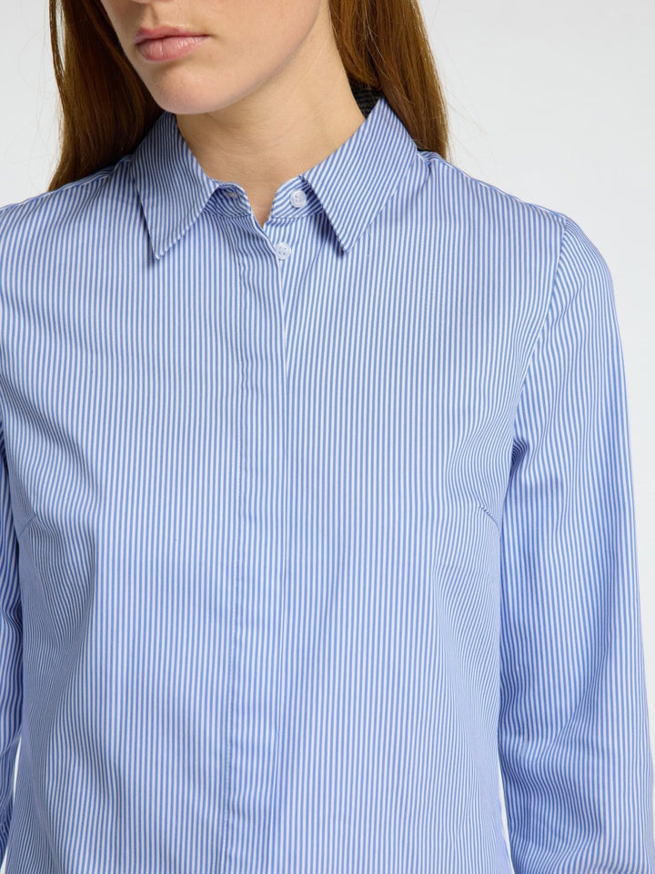 Romie Ls Striped Fitted Shirt Bright White Blue | Skjorter og bluser | Smuk - Dameklær på nett