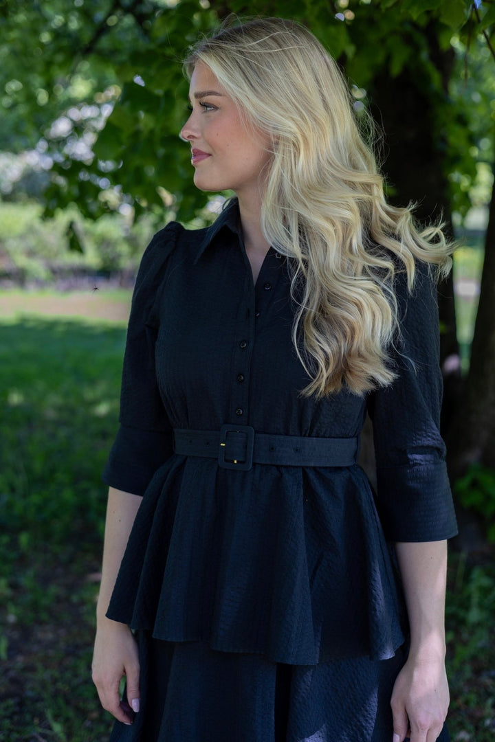 Seersucker Flounce Dress Black | Kjoler | Smuk - Dameklær på nett