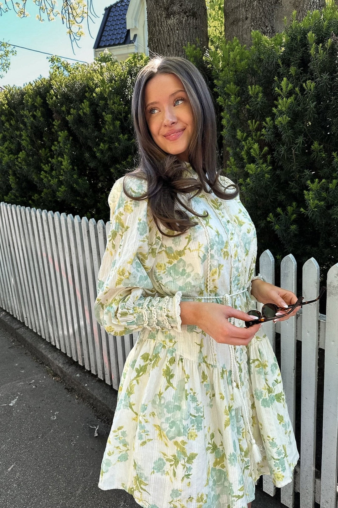 Somelli Ls Shirt Dress Birch W. Frosty Green Flowers | Kjoler | Smuk - Dameklær på nett