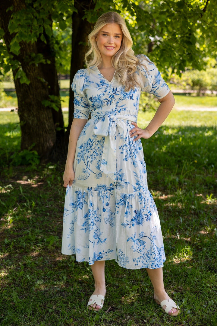 Sylvie Dress Blue Bloom | Kjoler | Smuk - Dameklær på nett