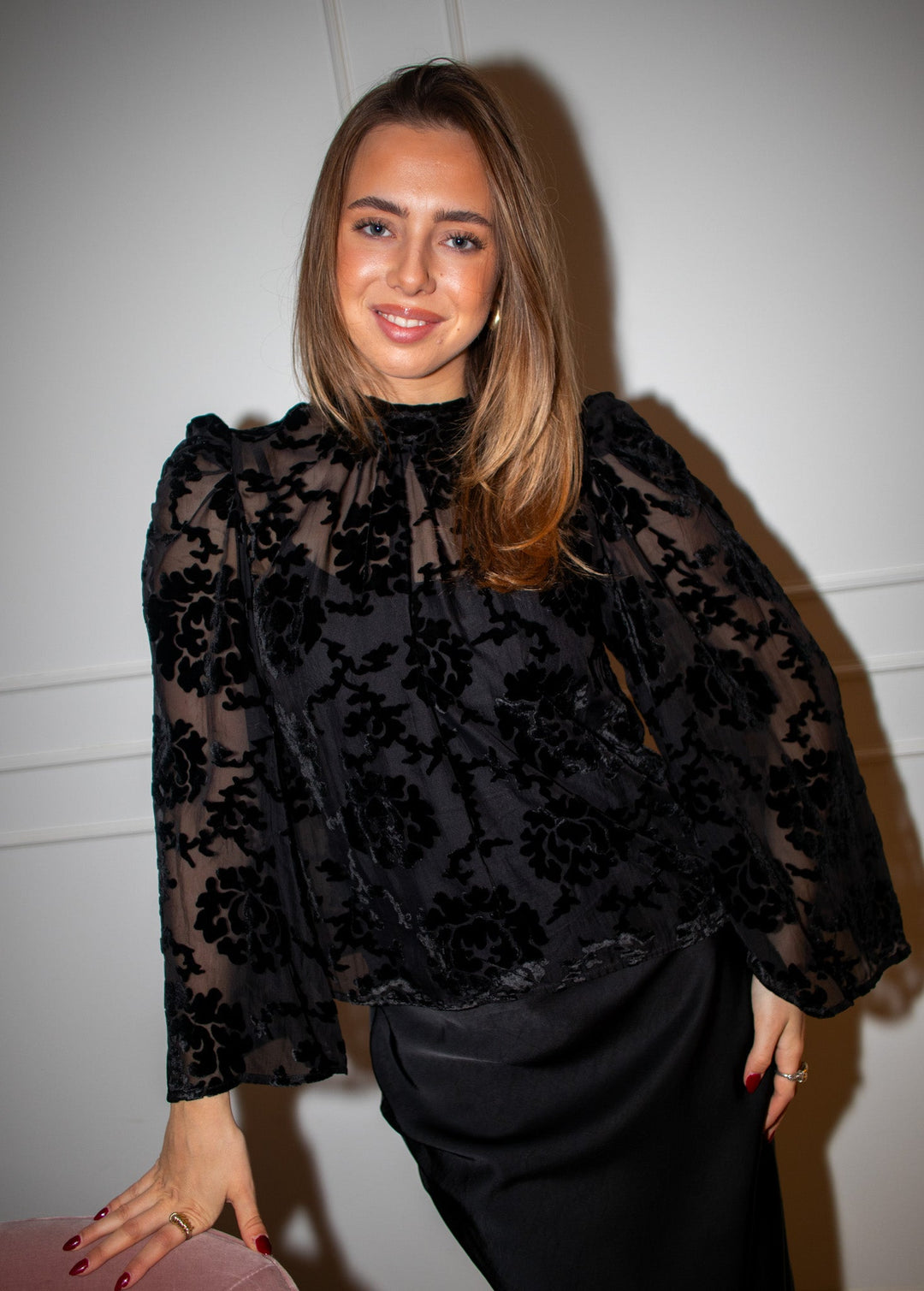 Velvet Flared Top Black | Topper | Smuk - Dameklær på nett