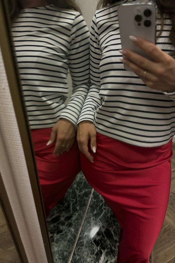 Vicky Heavy Sateen Skirt Red | Skjørt | Smuk - Dameklær på nett