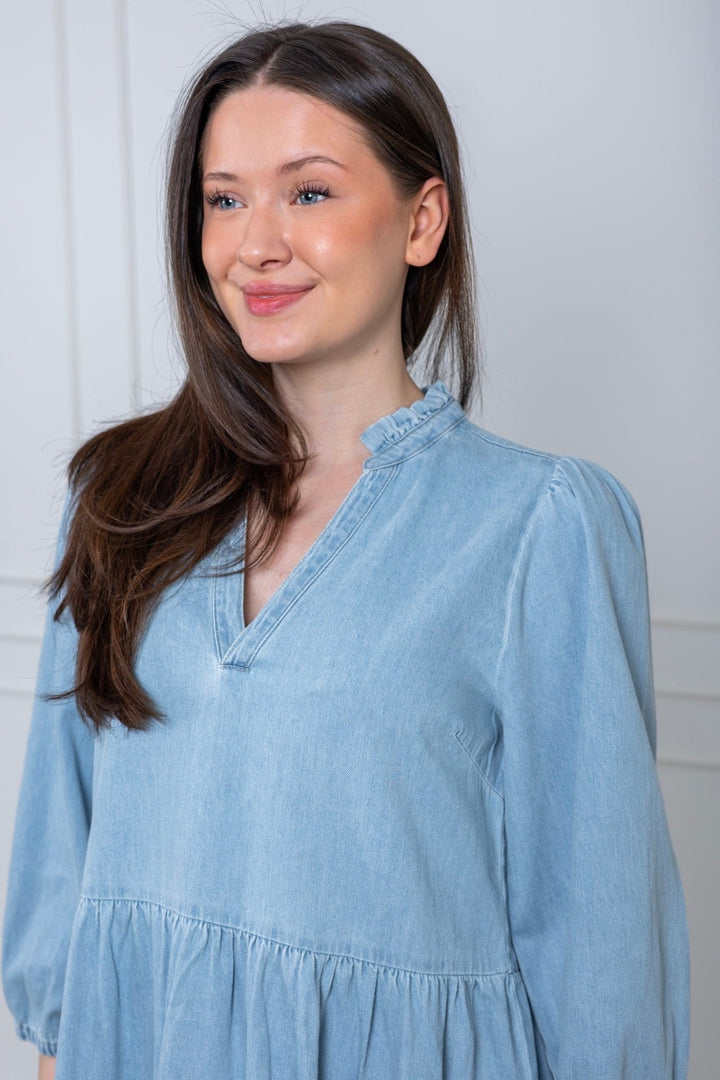 Viggasi Dress Whiteish Blue Denim | Kjoler | Smuk - Dameklær på nett