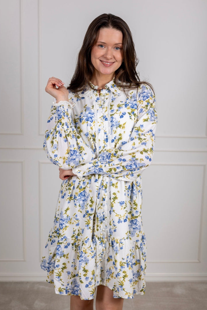 Yastilera Ls Shirt Dress Star White Sumelli | Kjoler | Smuk - Dameklær på nett