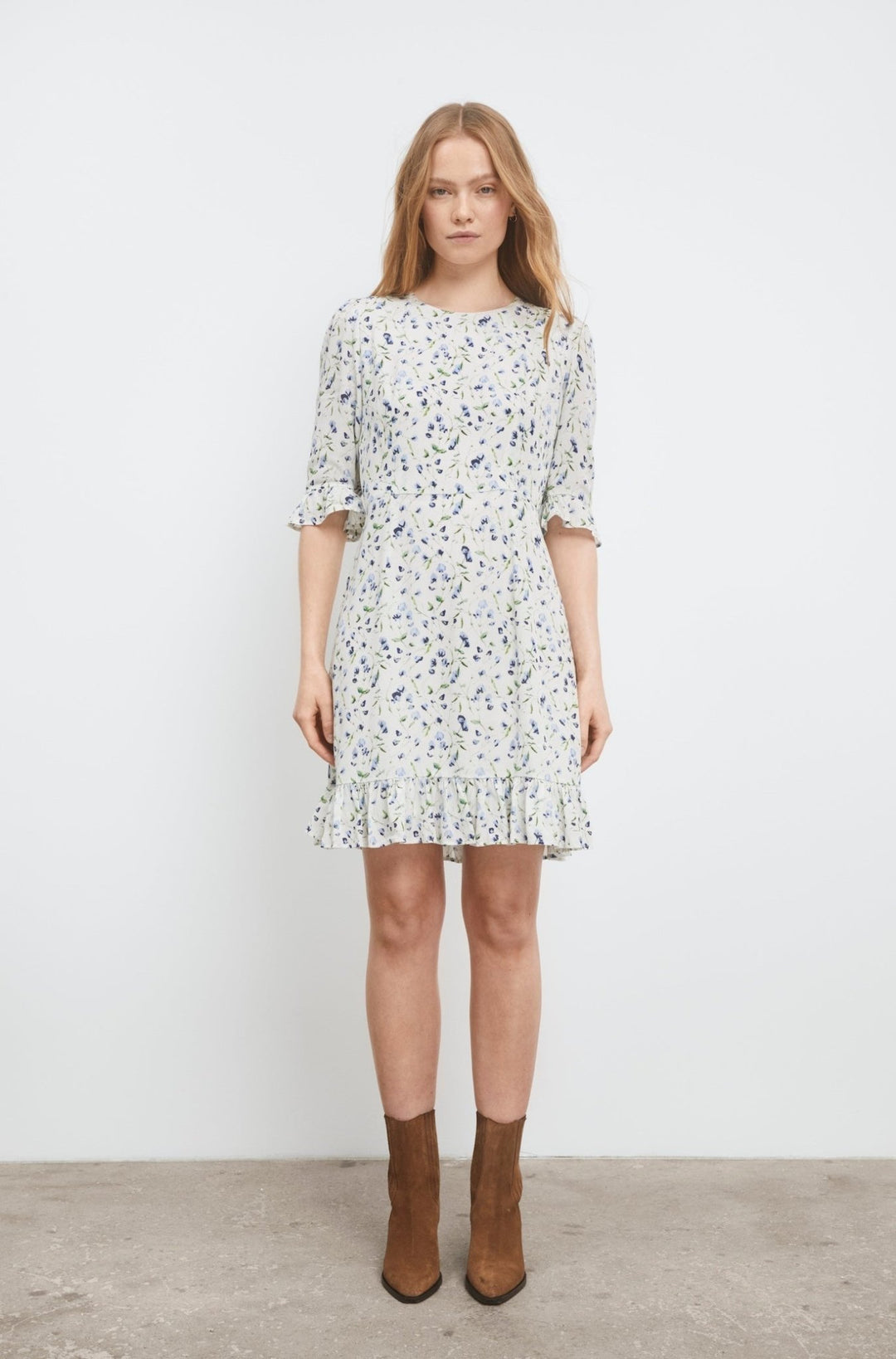 Annabella Dress Blue Branch Print | Kjoler | Smuk - Dameklær på nett