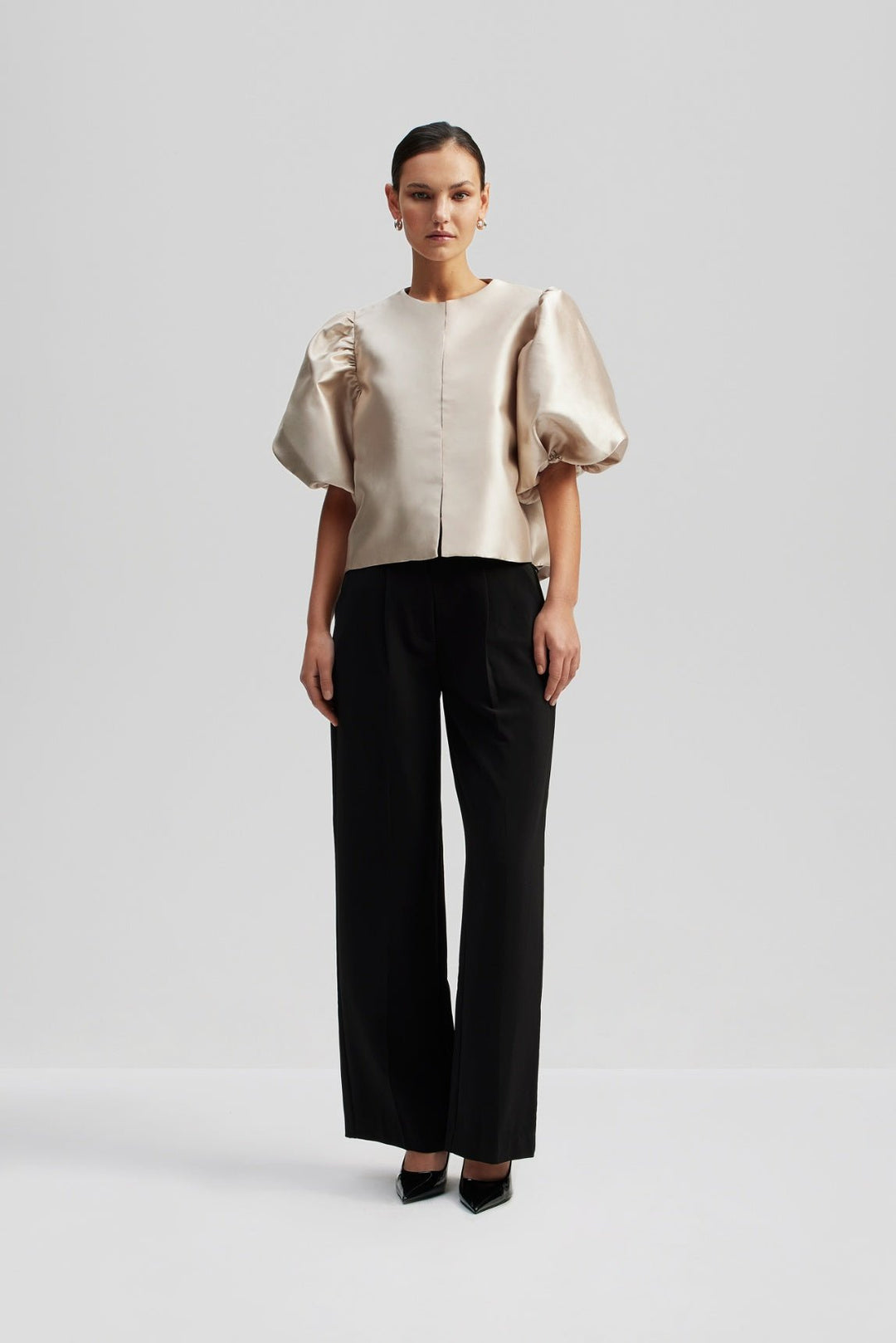Cleo Pouf Sleeve Blouse Soft Beige | Skjorter og bluser | Smuk - Dameklær på nett