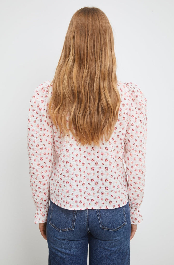 Jenny Crepe Blouse White Berry Print | Skjorter og bluser | Smuk - Dameklær på nett