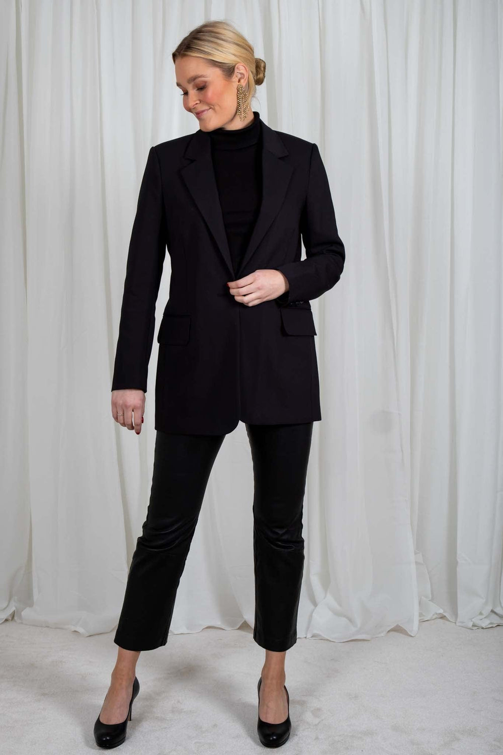 Zellaiw Long Blazer Black | Blazer | Smuk - Dameklær på nett