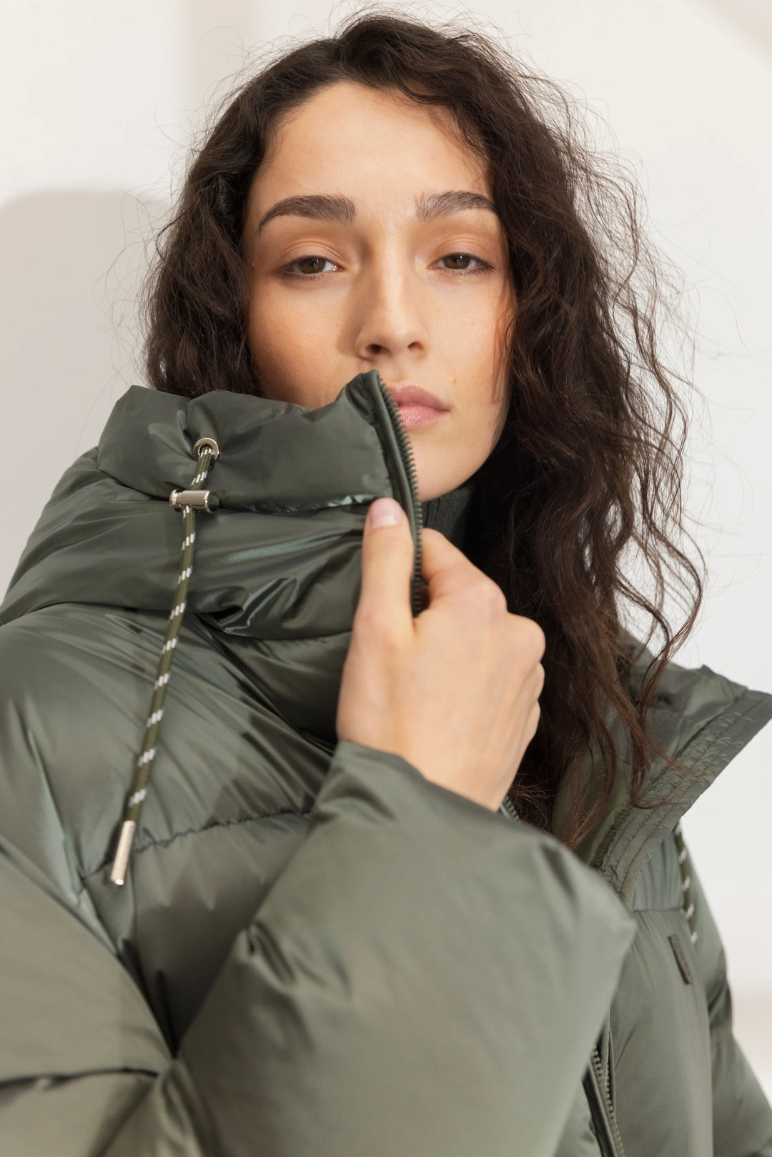 Saga Down Jacket Olive