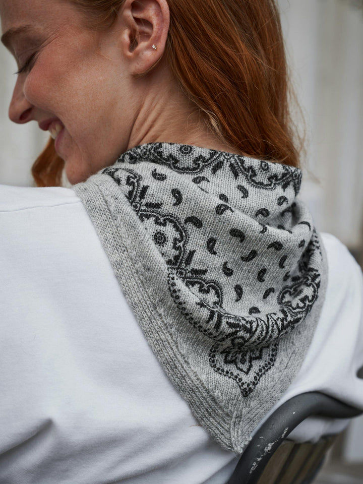 Ariya Paisley Knit Scarf Grey Melange