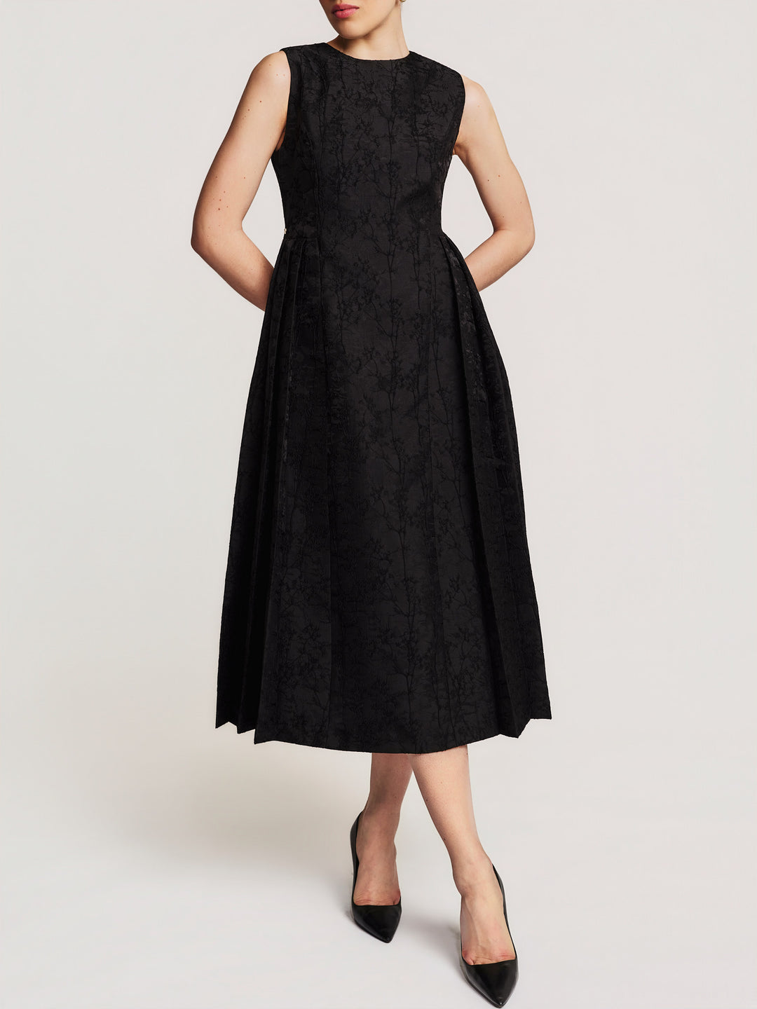 Brocade Pleated Midi Dress Black