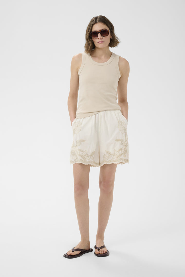 Bitja Shorts Whisper White W French Oak Emb