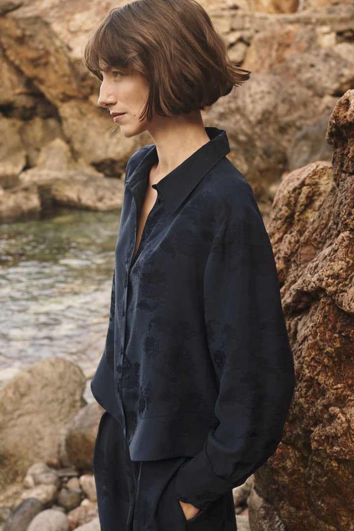 Carolla Shirt Dark Navy Flower Jaquard