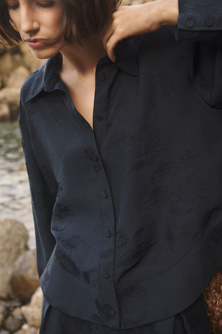 Carolla Shirt Dark Navy Flower Jaquard