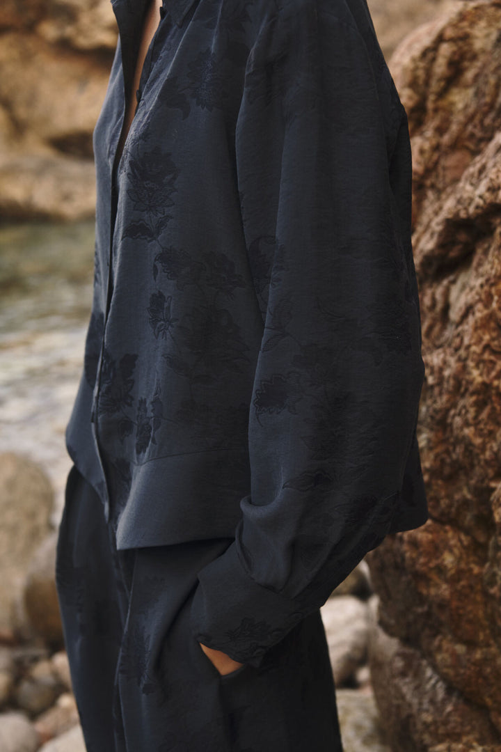 Carolla Shirt Dark Navy Flower Jaquard