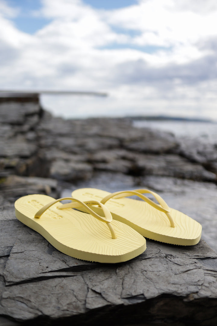Tapered Flip Flop Mellow Yellow