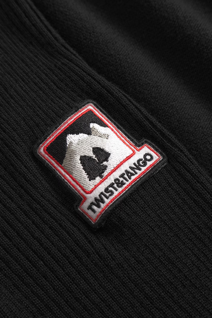 Les Alpes Knitted Sweater Black