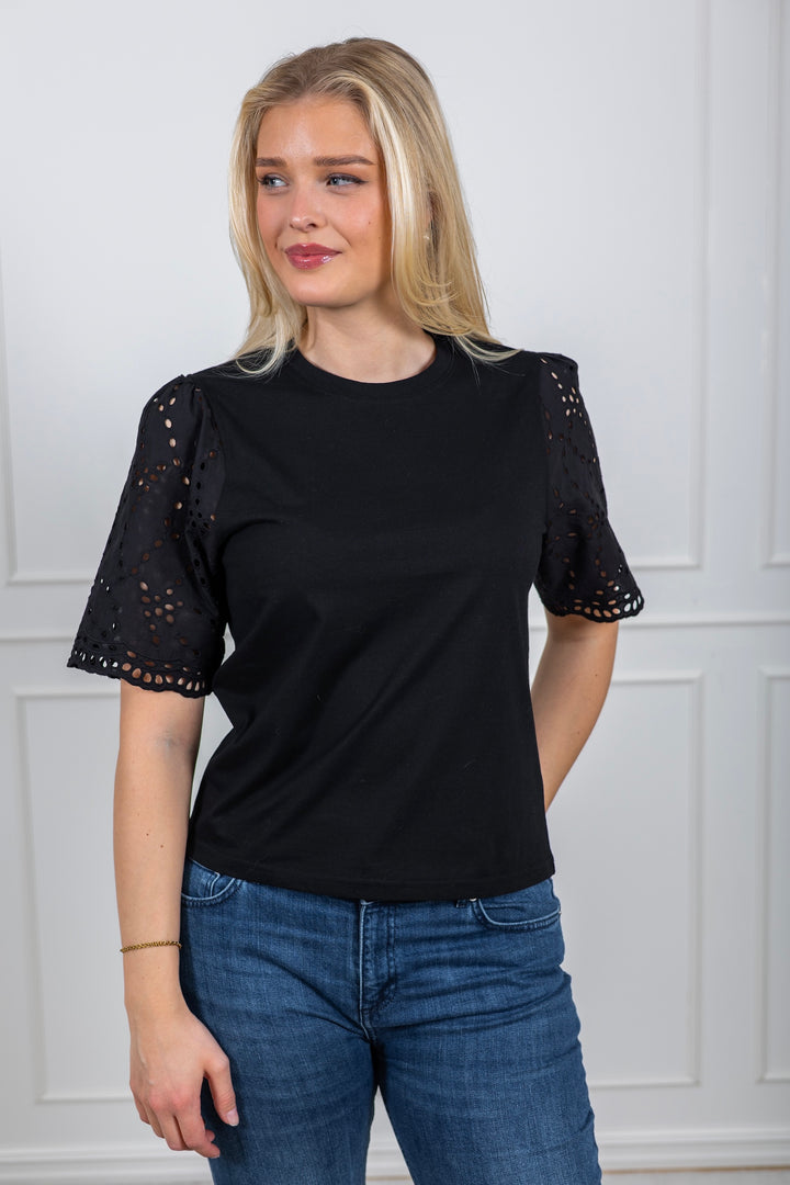 Faithiw Top Black
