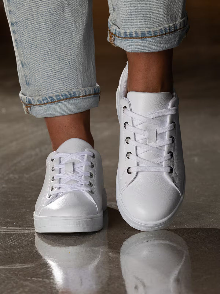 Gorbi Low White