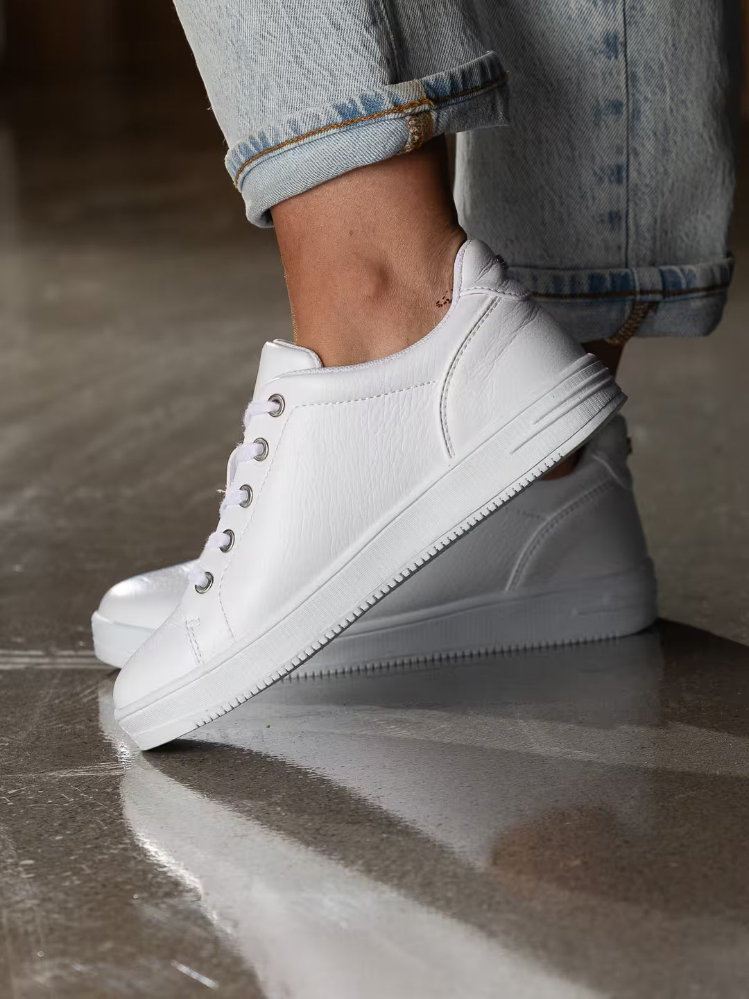 Gorbi Low White