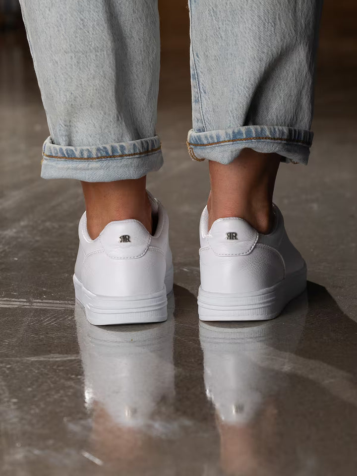 Gorbi Low White
