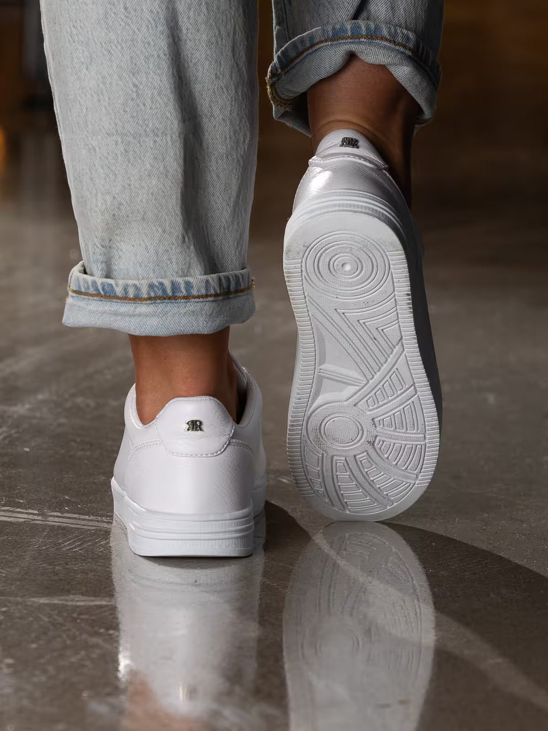 Gorbi Low White